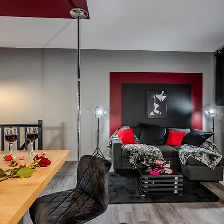 Cocon Sensuel - 50 Nuances - Les Cocons De Nath Appartement Montbéliard Buitenkant foto